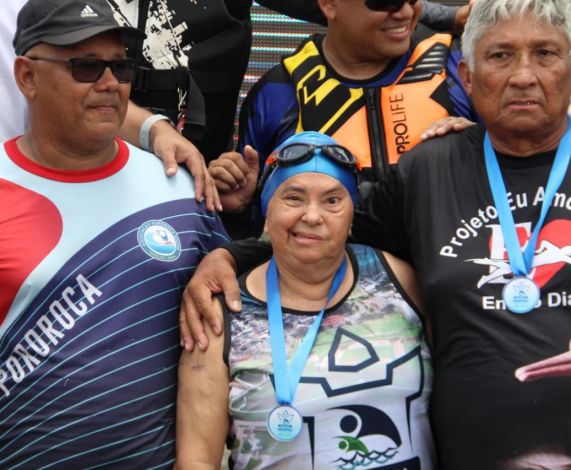 ‘Mesmo depois de um AVC, eu consegui!’, diz nadadora de 65 anos na 1ª Maratona Aquática São José de Macapá