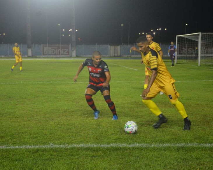 Com polêmica no fim, Trem vence o Santana de virada na estreia do Amapazão